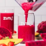 Bowl preparado con mix de pitaya, mango y fresa congelados Zumit