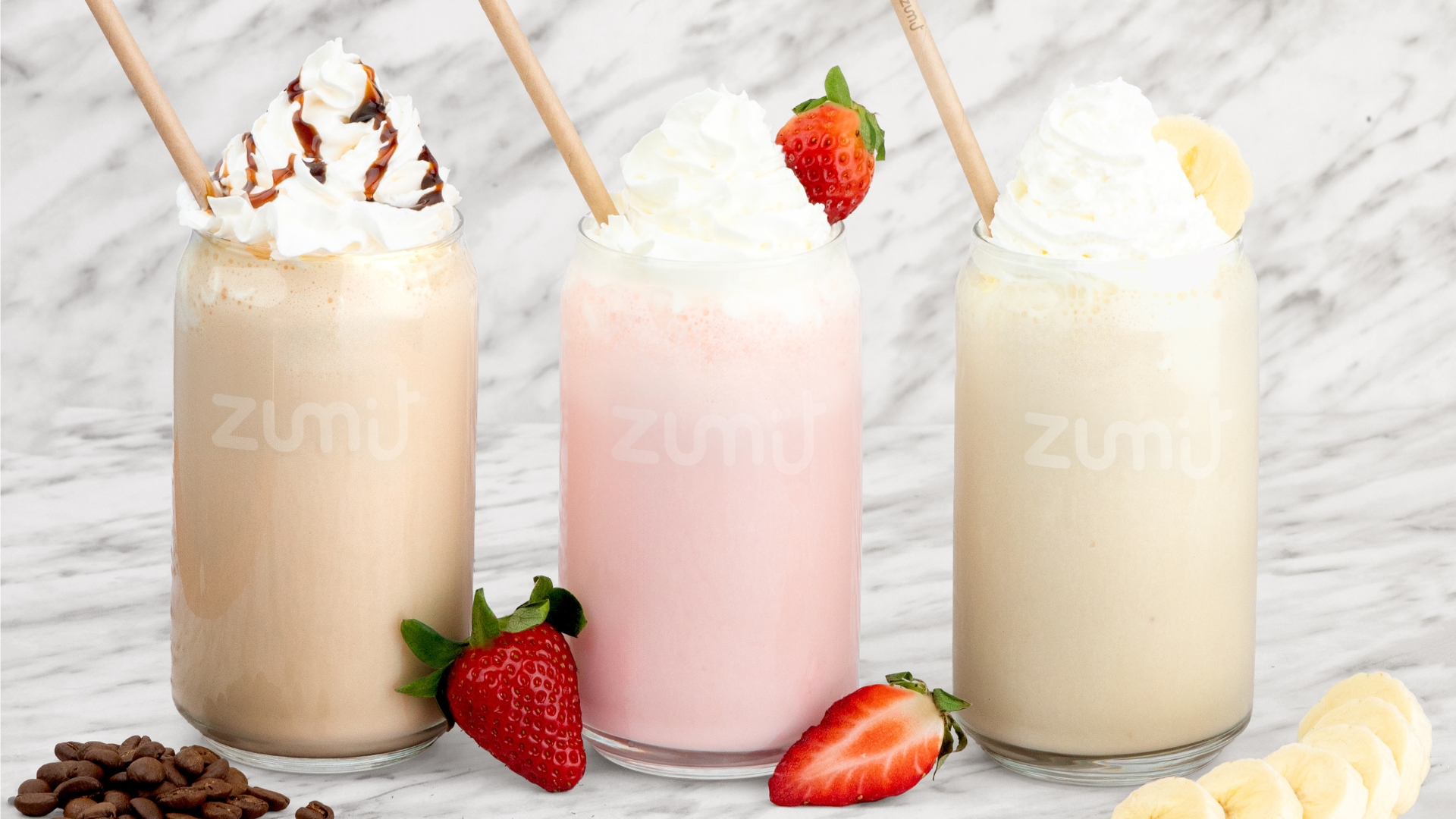 Descubre los frappés de Zumit: Mocha, Salted Caramel, Cookies & Cream. Calidad superior y sabores únicos para tu negocio.