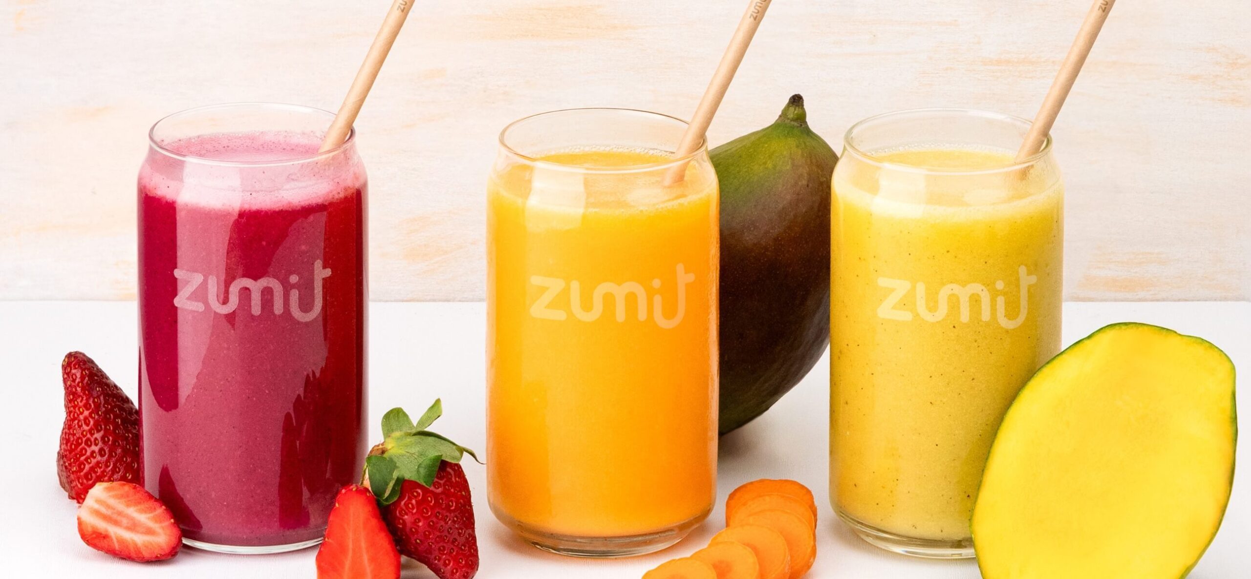 Descubre el Sabor de los Smoothies de Fruta con Zumit